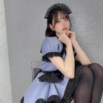 2.5次元モデル・あまつまりな、ミニ丈メイド服で裏ももチラリ「絶対領域に癒されます！」