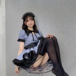 2.5次元モデル・あまつまりな、ミニ丈メイド服で裏ももチラリ「絶対領域に癒されます！」