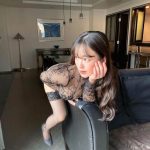 天木じゅん、スケスケ衣装と黒タイツに包まれた美脚で悩殺！「めっちゃエロ可愛い」