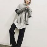 藍井エイル、胸元まで切り込みの入った斬新なトップスに「未来風の衣装いいね」「ちょっとジョジョ立ち？」とファン歓喜！