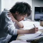 【ハケンアニメ！】吉岡里帆と中村倫也が真剣な眼差しで作品に向き合う場面写真が公開