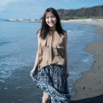 乃木坂46・早川聖来、人生初表紙で魅せるクールビューティーな黒キャミワンピ披露＜「B.L.T.」4月号＞