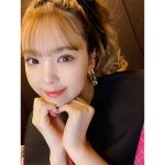 藤田ニコル、ポニーテールの至近距離ショットで届ける透明美肌