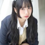 藤川らるむ、猫耳制服ショットに「飼われたい」の声続出！