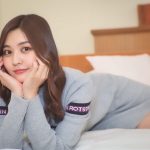 林ゆめ、ニットワンピース着用で美脚チラリ「すばらしいの一言です」