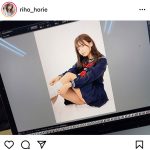 堀江りほ、絶妙アングルのセーラー服コスプレで裏もも披露