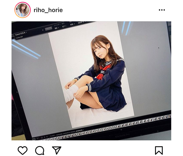 堀江りほ、絶妙アングルのセーラー服コスプレで裏もも披露