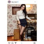 コスプレイヤー・九条ねぎ、ミニスカートから黒タイツ美脚のぞかせた家庭教師ショットにファン歓喜