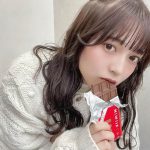 Peel the Apple・黒嵜菜々子、上目遣いの『絶対領域』コーデに反響ぞくぞく！