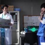 『ドクターホワイト』クセ強医師・小手伸也、高橋努が浜辺美波とのエピソードを語る