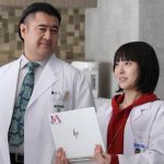 『ドクターホワイト』クセ強医師・小手伸也、高橋努が浜辺美波とのエピソードを語る