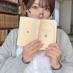 コスプレイヤー・三橋くん。、読書に集中できない美乳チラ見せ制服コスプレに歓喜の声
