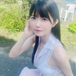 真っ白なキャンバス・小野寺梓、透け感ドレスでスケスケ白水着ショット披露「美しく輝かしい」