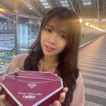 NMB48・貞野遥香、ミニ丈私服コーデで美脚をお届け！