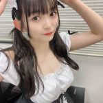 手羽先センセーション・佐山すずか、「平日のJK」とメイドコスで見せるツインテールが話題