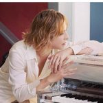 YOSHIKI、儚げな横顔に見惚れるポートレートに「美しい」と歓喜の声