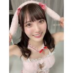 「#YOYOYO」由良ゆら「かまって！」、胸元開きの水着で甘える写真に歓喜の声