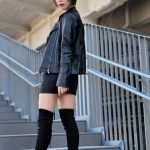 【写真特集】新唯(あらたゆい)、ブラックコーデで美脚アピール！オートサロン会場で一番と噂の美女がSUPERGT500レースクイーンに決定。