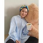 石川恋、カップ麵片手にくしゃくしゃ笑顔で幸せいっぱいな撮影オフショット公開