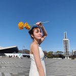 石川恋、真冬に撮影した真夏ファッションのオフショットを公開