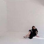 トリンドル玲奈が大胆露出。背中がザックリのワンピースに「ドキッとする」「背中キレイ」「神々しい」とファン絶賛！