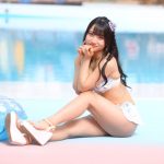 我妻ゆりか、無邪気な自撮りショットで下乳あらわに「こぼれるー！」