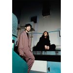 Creepy Nuts、「パッと咲いて散って灰に」 MVのプレミア公開決定