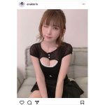 えなこ、胸開きワンピースで美谷間チラリ