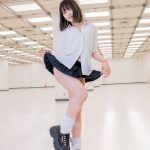 コスプレイヤー・あおたやや、振り向きショットで下着チラリ