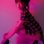 早川渚紗「好きになっチャイナ」、チャイナ風衣装で美脚全開！