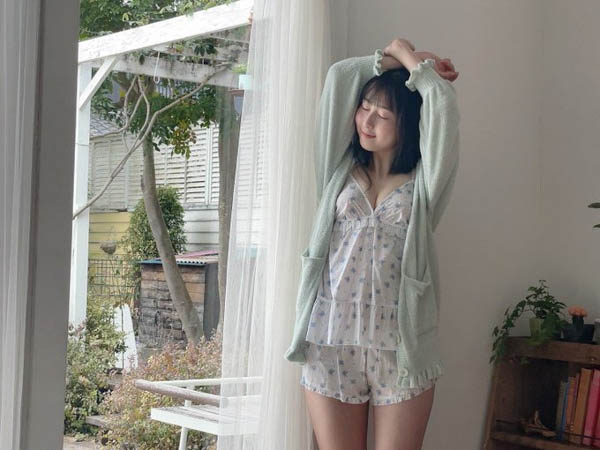 SKE48・井上瑠夏、健康美あふれる初ビキニオフショット公開！