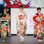 鶴嶋乃愛が振袖姿で「関コレ 2022 S/S」ランウェイを彩る＜EXIA Presents KANSAI COLLECTION 2022 SPRING＆SUMMER＞