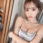 三上悠亜、デコルテ＆美バストをキャミソール越しに披露「癒される」