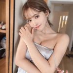 三上悠亜、デコルテ＆美バストをキャミソール越しに披露「癒される」