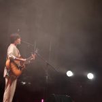 【ライブレポート】松本千夏、「サムライソニック」オープニングアクトとして登場！アコギの弾き語りで歌声を届ける＜SAMURAI SONIC Vol.2＞