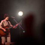 【ライブレポート】松本千夏、「サムライソニック」オープニングアクトとして登場！アコギの弾き語りで歌声を届ける＜SAMURAI SONIC Vol.2＞