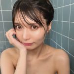 似鳥沙也加、至近距離の自撮りで美谷間チラ見せ！感謝のグラビア撮影を報告