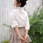 御寺ゆき、ミニスカ衣装で美脚チラリ「目に見える物が真実とは限らない・・・」