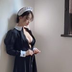 澄田綾乃、メイド風水着自撮りで届ける透明肌