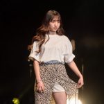 重川茉弥、ヒョウ柄スリットから美脚披露！＜超超十代2022＞