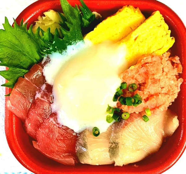 SharLieが「笹舟 丼丸」とコラボ！メンバー考案のオリジナル丼で『シャリ活』