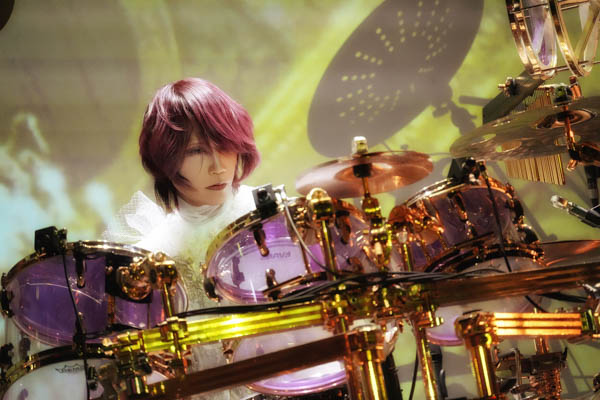 Shinya(DIR EN GREY/SERAPH) 、2年ぶり3回目となるコンサート開催 天使が伝えたメッセージとは