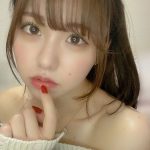 SKE48・佐藤佳穂、ギャルメイク＆オフショルコーデで『沼』開拓