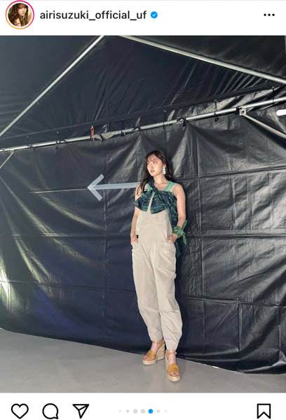 鈴木愛理、可愛い＆クールな「TGC」コーデのオフショット公開「宇宙行けそう」との声も！＜マイナビ TGC 2022 S/S＞