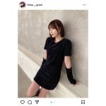 新谷姫加の太ももが眩しい黒ワンピに「カッコかわいい」「小悪魔的な？」とファン大盛り上がり！