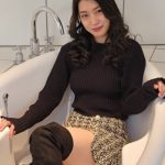棗真弥(なつめまや)、太腿あらわな赤の大胆衣装で美しいボディライン披露！ 「美しく、儚く魅せるかに自信あります」