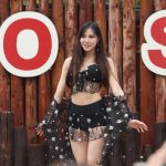 CYBERJAPANが鮮やかな水着姿でセクシーにランウェイを演出！＜SUMMERLAND IDOL CARNIVAL＞