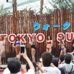 CYBERJAPANが鮮やかな水着姿でセクシーにランウェイを演出！＜SUMMERLAND IDOL CARNIVAL＞
