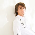 歌手・寺西優真の伸びやかな歌声を楽しめる名バラード『月曜日、けやきの下で』 MVが100万回再生突破！そして『東京ヌードル』漫画家デビュー決定。