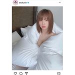 えなこ、布団にくるまり美谷間チラリ「初めてお布団になりたいって思った」